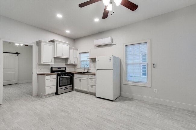 Building Photo - 7133 Avenue C