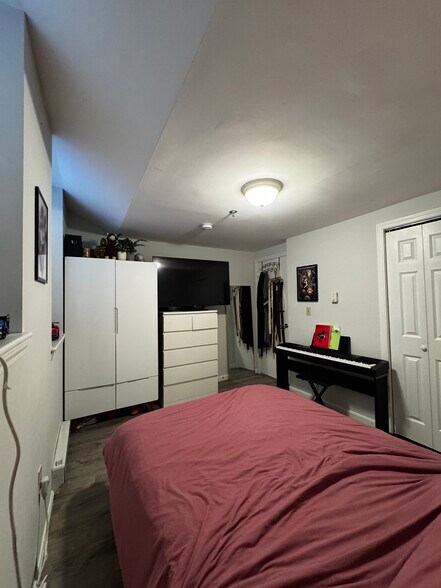 Bedroom - 36 Peterborough St