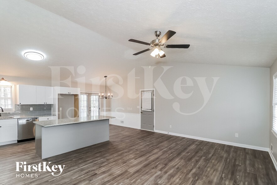 Building Photo - 5225 Oaks Landing Ct