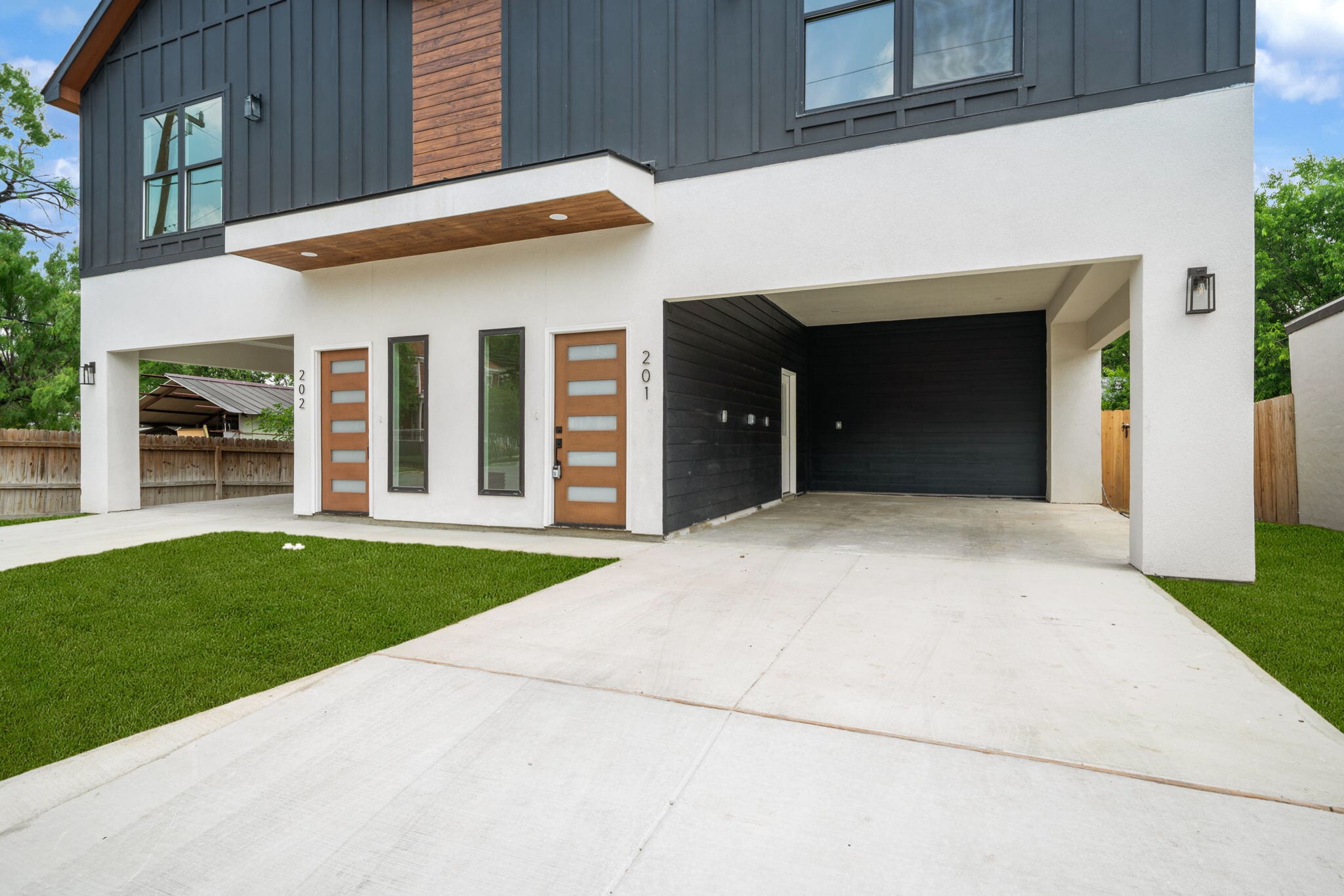 Building Photo - Room in Townhome on Princeton Ave
