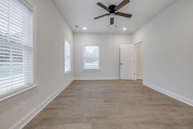 Building Photo - Charming 3BR/2BA Home with Open Layout & Fenced Yard in Rincon