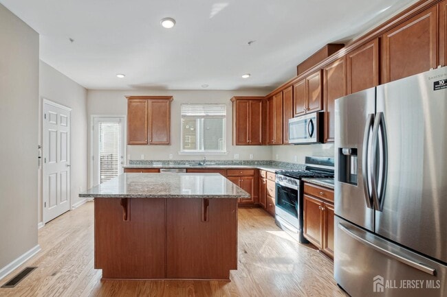 Building Photo - 57 Cannon St