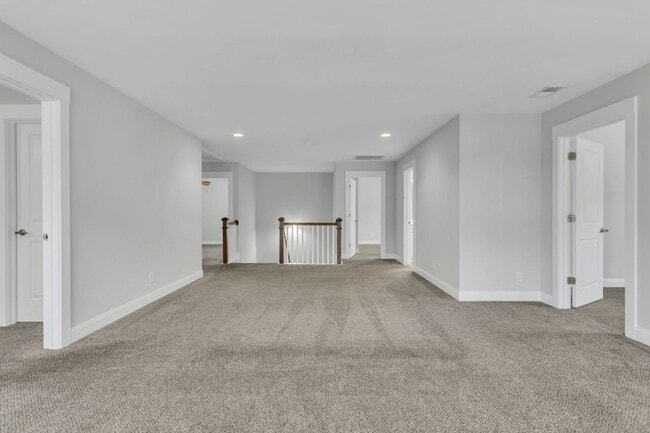 Building Photo - 4BR/3.5BA All-Brick Home Near Top Williams...