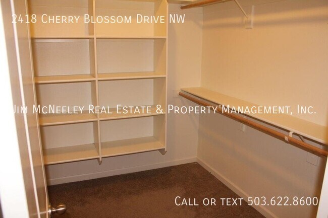 Building Photo - Sorry, no pets! Beautiful Home Available I...