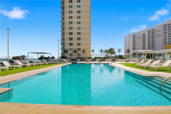 Building Photo - 770 Claughton Island Dr