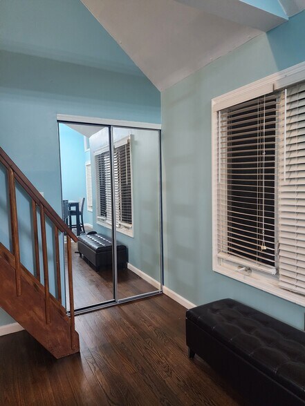 Building Photo - 1 Central Ave