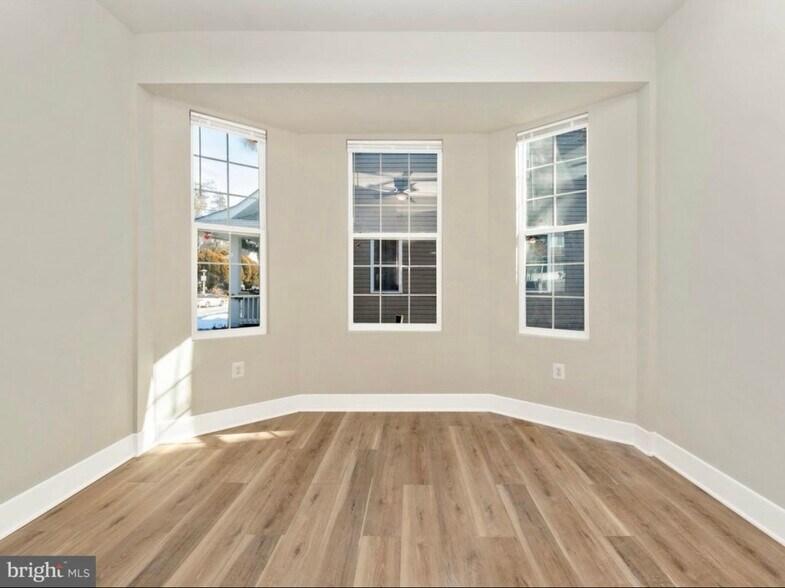 Building Photo - 2919 Woodland Ave