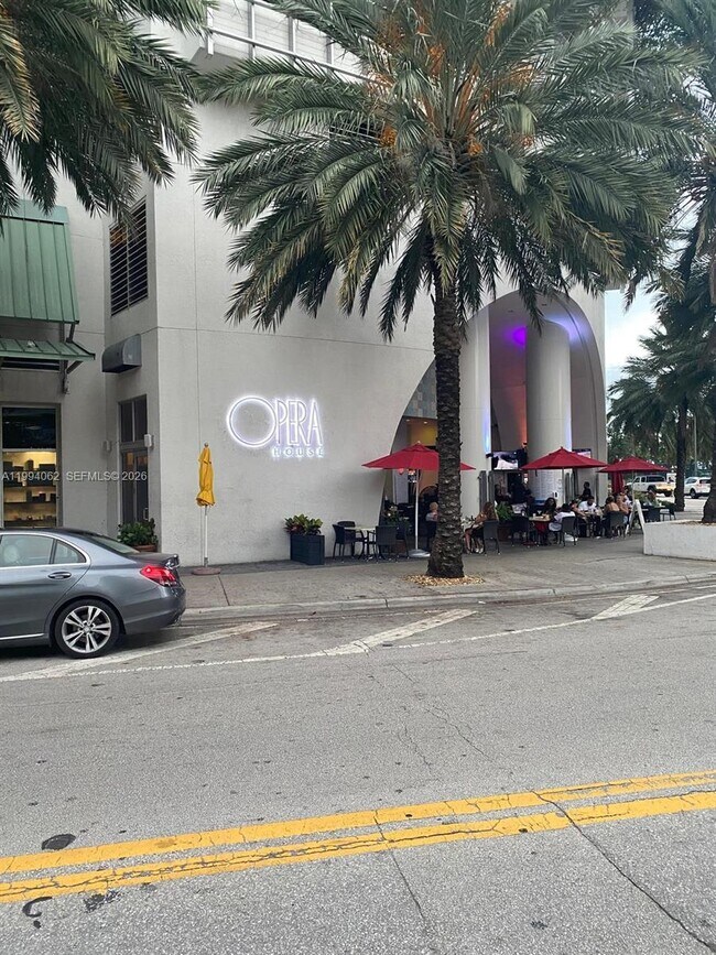 Building Photo - 1750 N Bayshore Dr