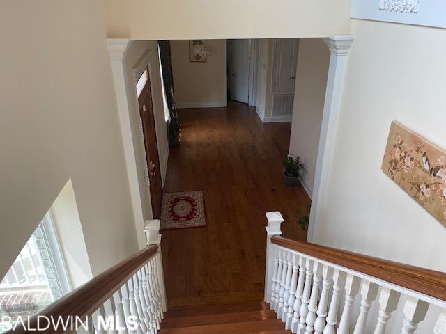 Building Photo - 205 S Tee Dr