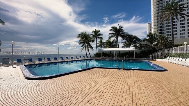 Building Photo - 4010 Galt Ocean Dr