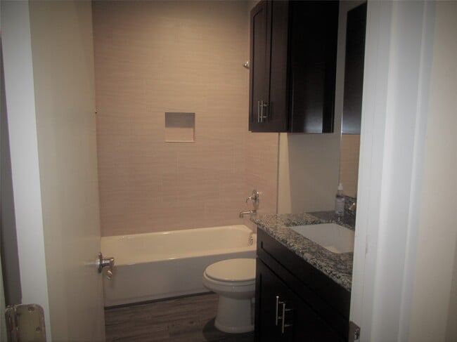 Building Photo - 3249 Dixie Dr