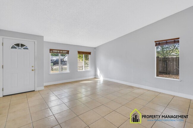 Building Photo - Remodeled 4-Bedroom Retreat with Large Backyard