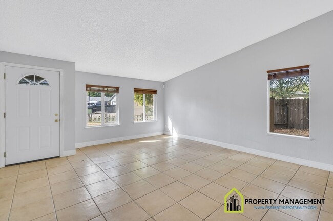 Building Photo - Remodeled 4-Bedroom w/  Large Backyard-AF