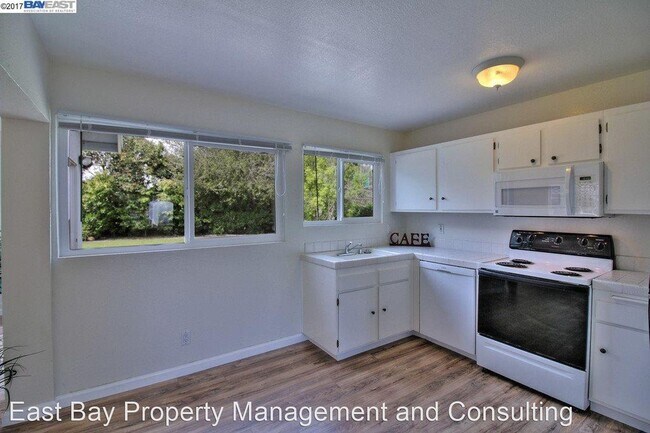 Building Photo - 4 br, 2 bath House - 4945 Windermere Dr.