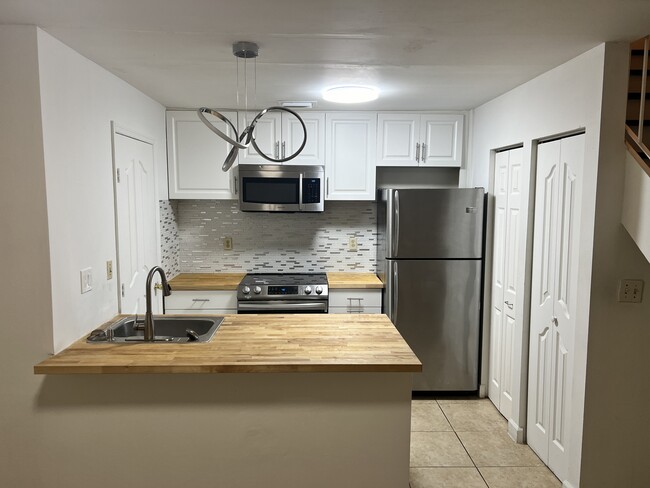 Kitchen - 17335 NW 67th Pl