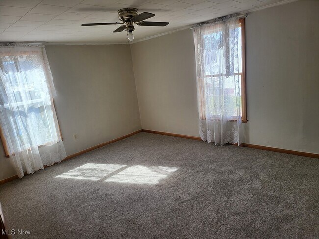 Building Photo - 55178.5 Maple Ave