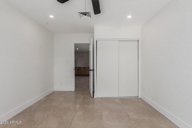 Building Photo - 1103 E Palmcroft Dr