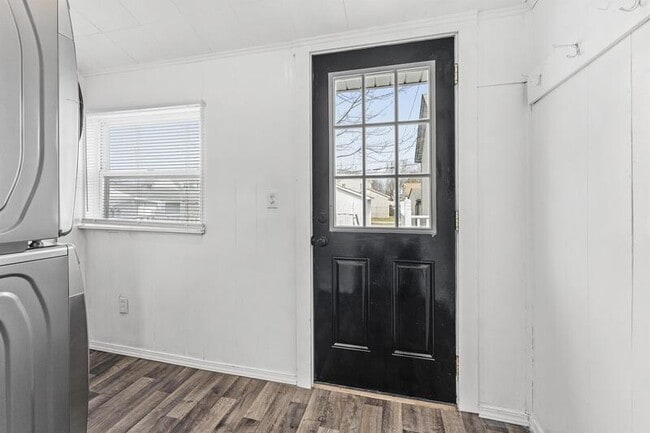 Building Photo - 810 Plum St