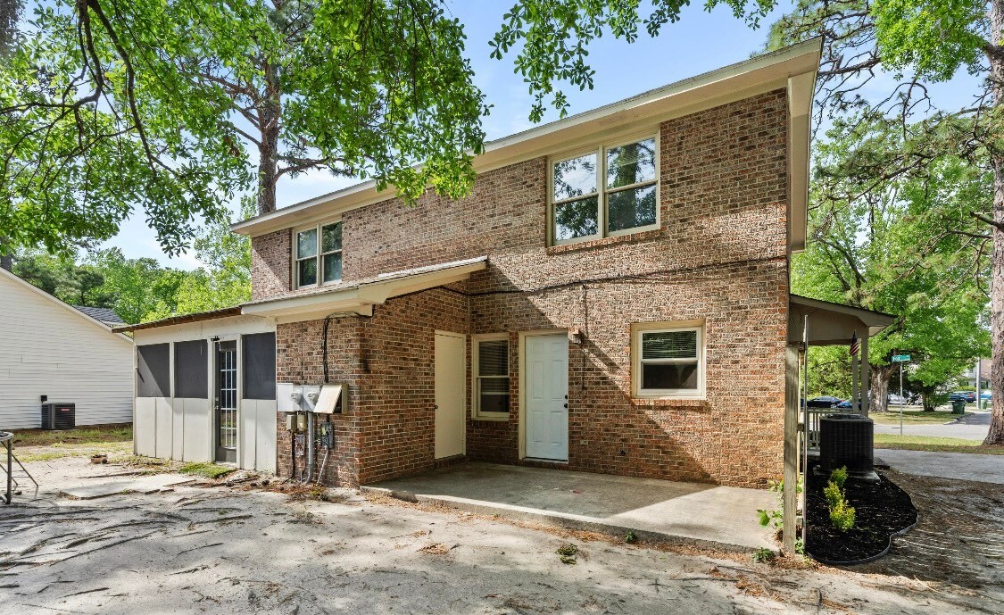 Building Photo - 321 Lennon Dr