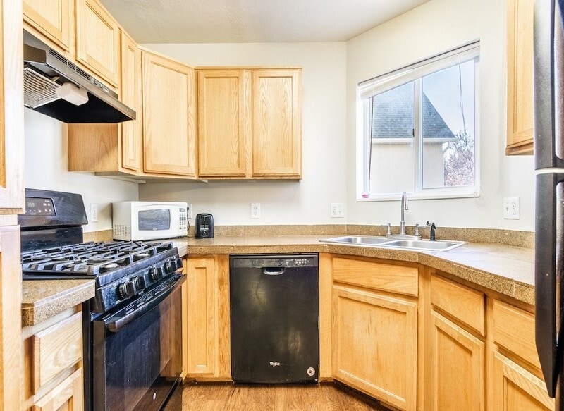 Building Photo - 427 E 250 N