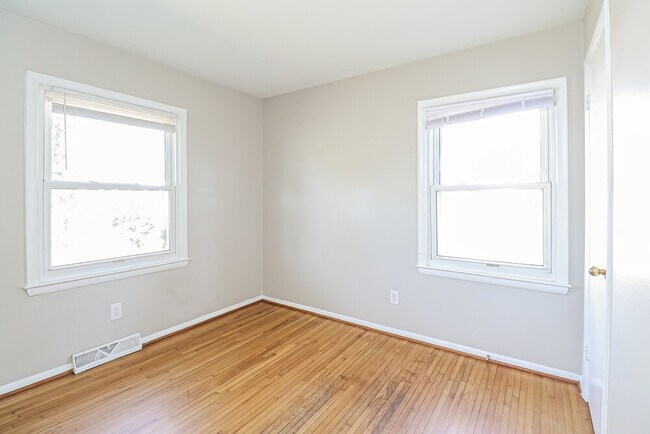 Building Photo - 3515 Archer Ave