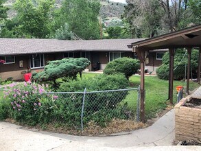 Building Photo - Two Bedroom in Golden in a Quiet Complex