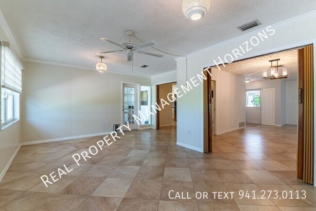Building Photo - 5217 Canterbury Dr