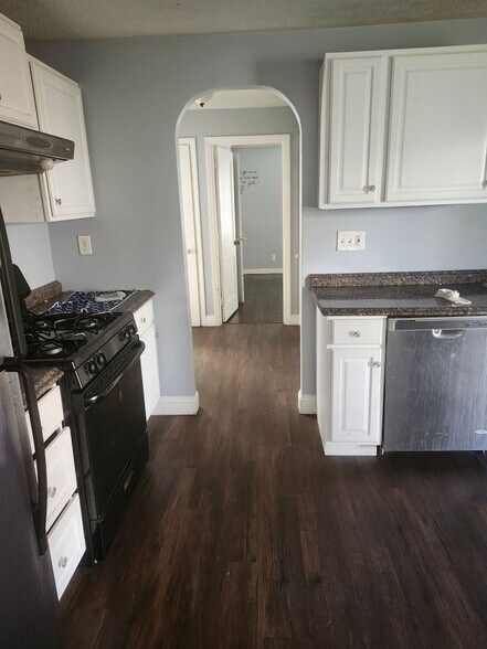 Building Photo - 75 Judson Pl