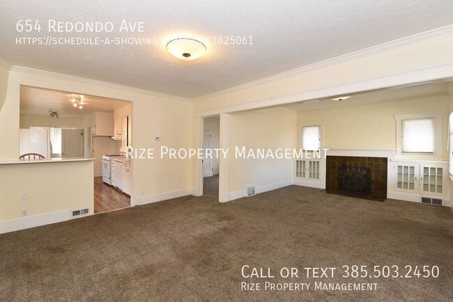 Building Photo - 654 E Redondo Ave