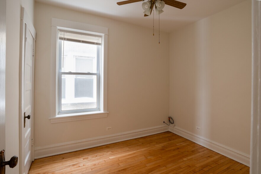 Building Photo - 3541 N Whipple St