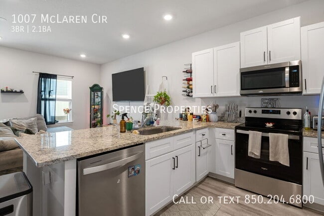 Building Photo - 1007 McLaren Cir