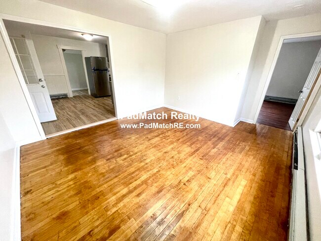 Building Photo - 65 Crystal St