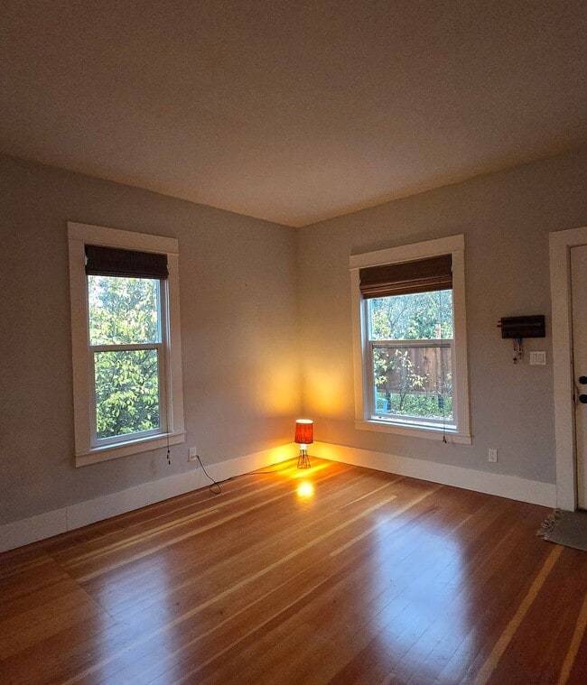 Building Photo - Charming 1920 Updated Vintage Home with ADU in the Heart of Port Hadlock!