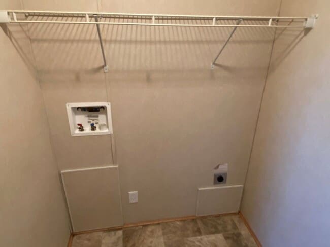 Building Photo - 3bd/2ba Renovated