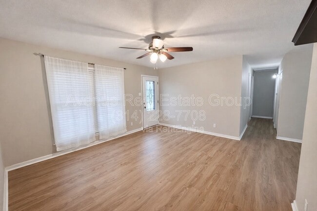 Building Photo - 1715 Dover Trace Dr