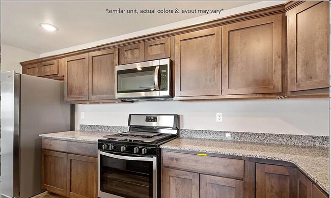 Building Photo - 3 Bedroom 2 1/2 Bathroom Townhouse- NEWLY BUILT-