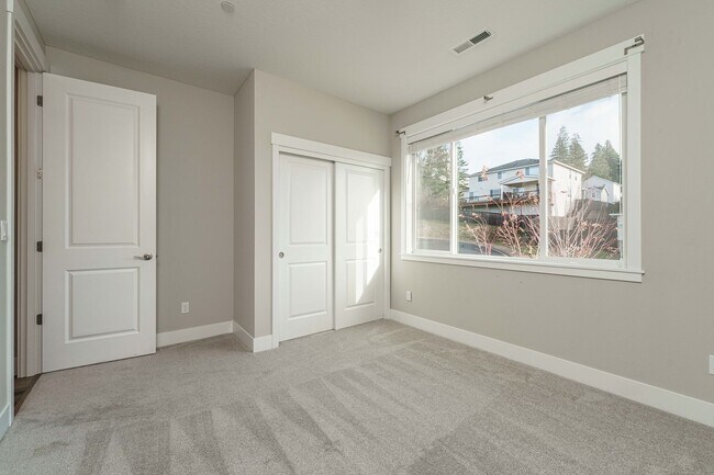 Building Photo - 8989 N Kale Cir