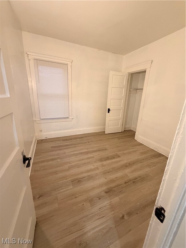 Building Photo - 10512 Greenlawn Ave