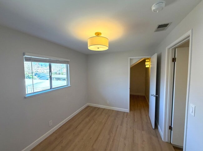 Building Photo - REMODELED LARGE 1600sf 4BR/2BA 3PK ?Miramonte Gardens AVAIL NOW