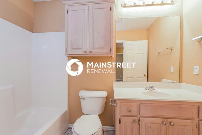 Building Photo - 4 Bedroom Pet-Friendly Home in Oklahoma Ci...