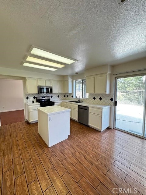 Building Photo - 16318 Star Crest Dr