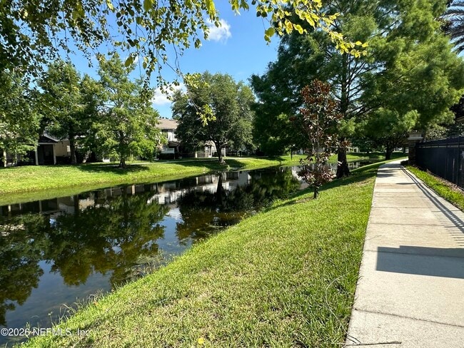 Building Photo - 1036 N Black Cherry Dr