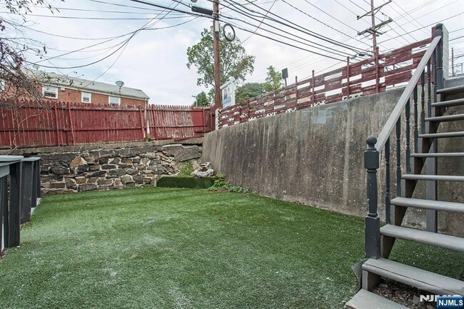 Building Photo - 2389 3rd St