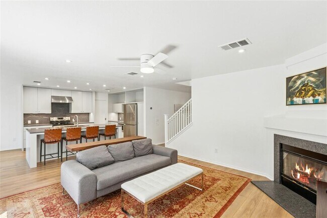 Building Photo - 11208 Midbury Ct