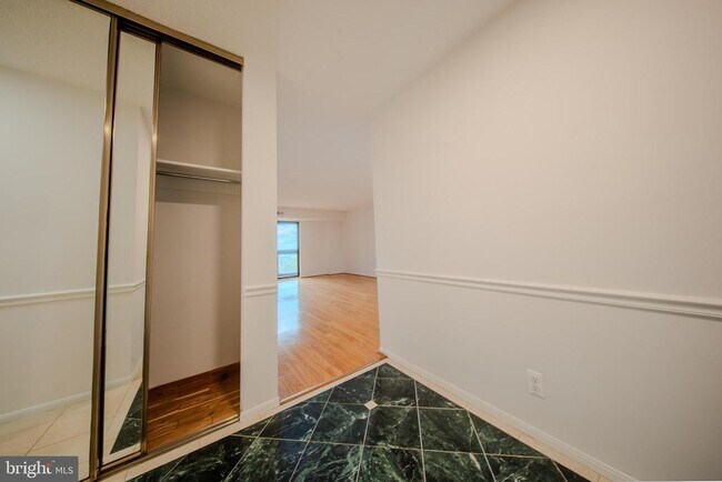 Building Photo - 8370 Greensboro Dr
