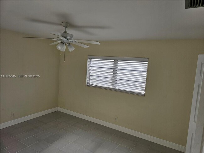 Building Photo - 3580 NW 110th Ln