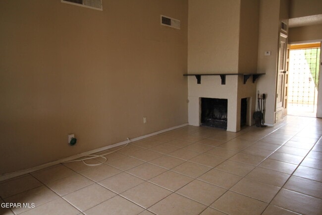 Building Photo - 10711 Ivanhoe Dr
