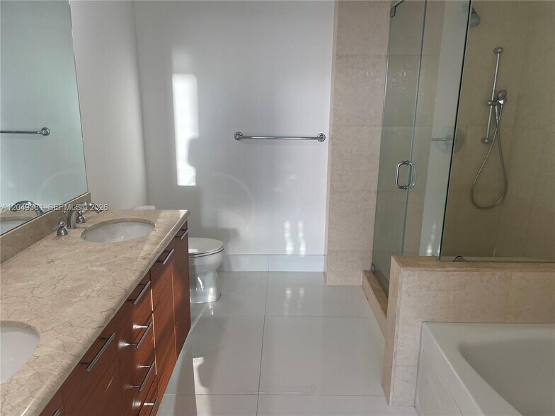 Building Photo - 50 Biscayne Blvd