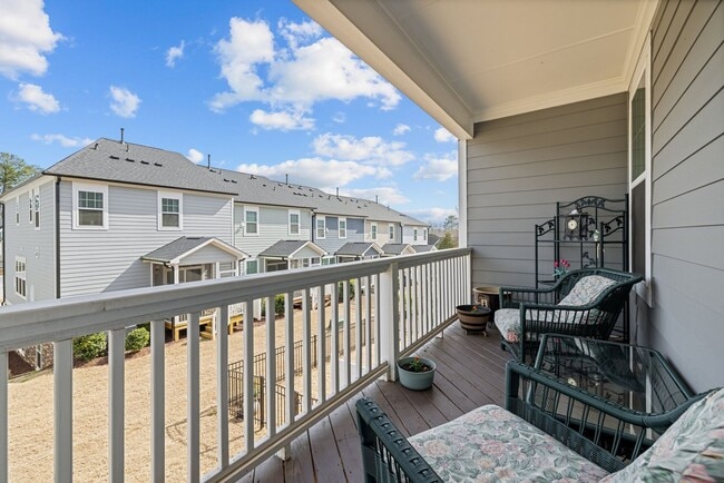 Building Photo - Like new townhome in Wykoff!