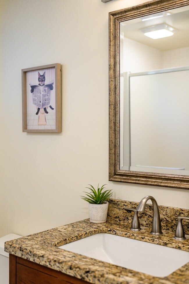 Building Photo - 10961 Limetree Dr